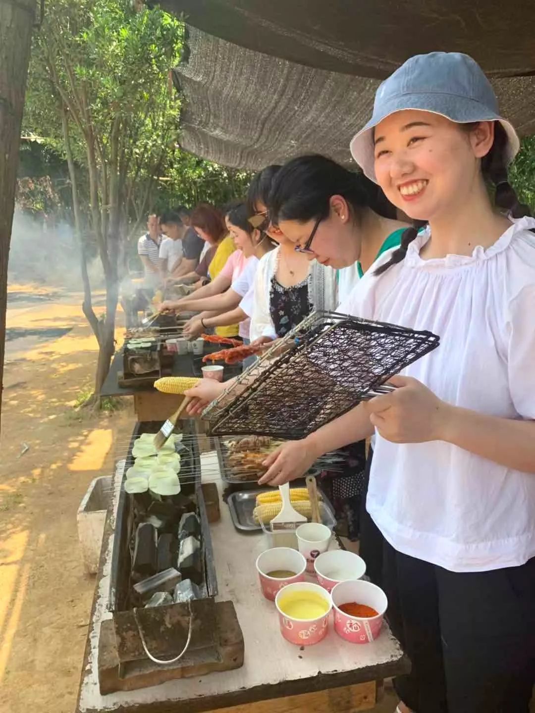 巨精團(tuán)建 | 打卡后官湖濕地公園，頂住高溫出來(lái)燒烤的都是真愛(ài)呀~