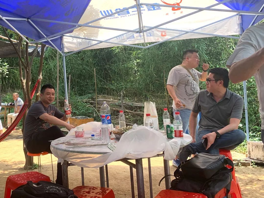 巨精團(tuán)建 | 打卡后官湖濕地公園，頂住高溫出來(lái)燒烤的都是真愛(ài)呀~
