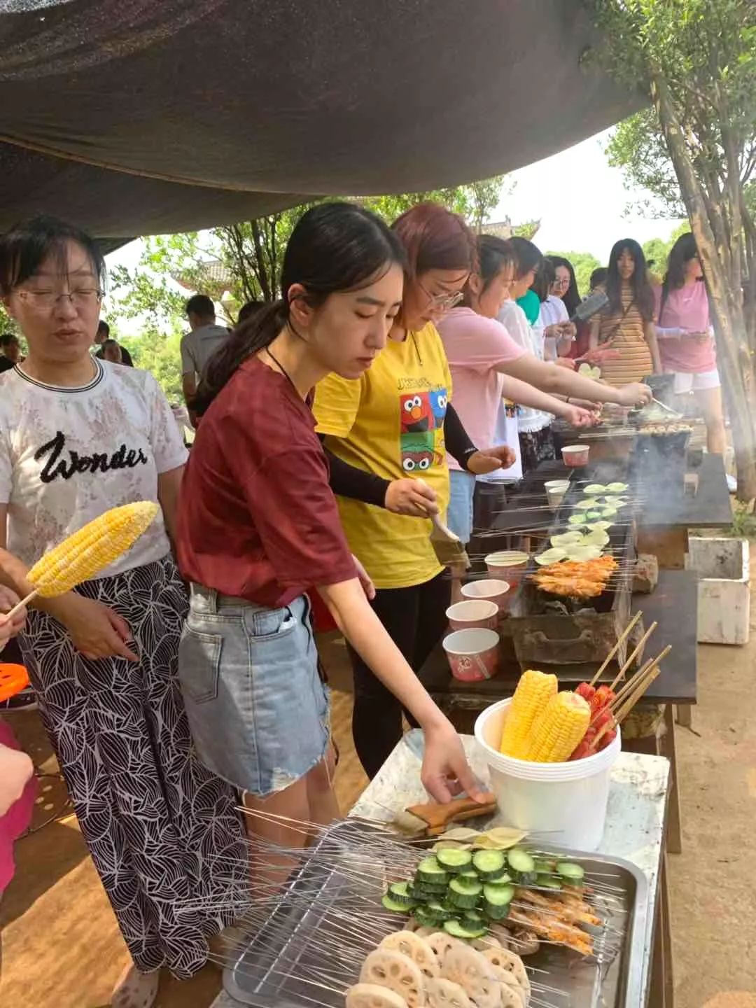 巨精團(tuán)建 | 打卡后官湖濕地公園，頂住高溫出來(lái)燒烤的都是真愛(ài)呀~